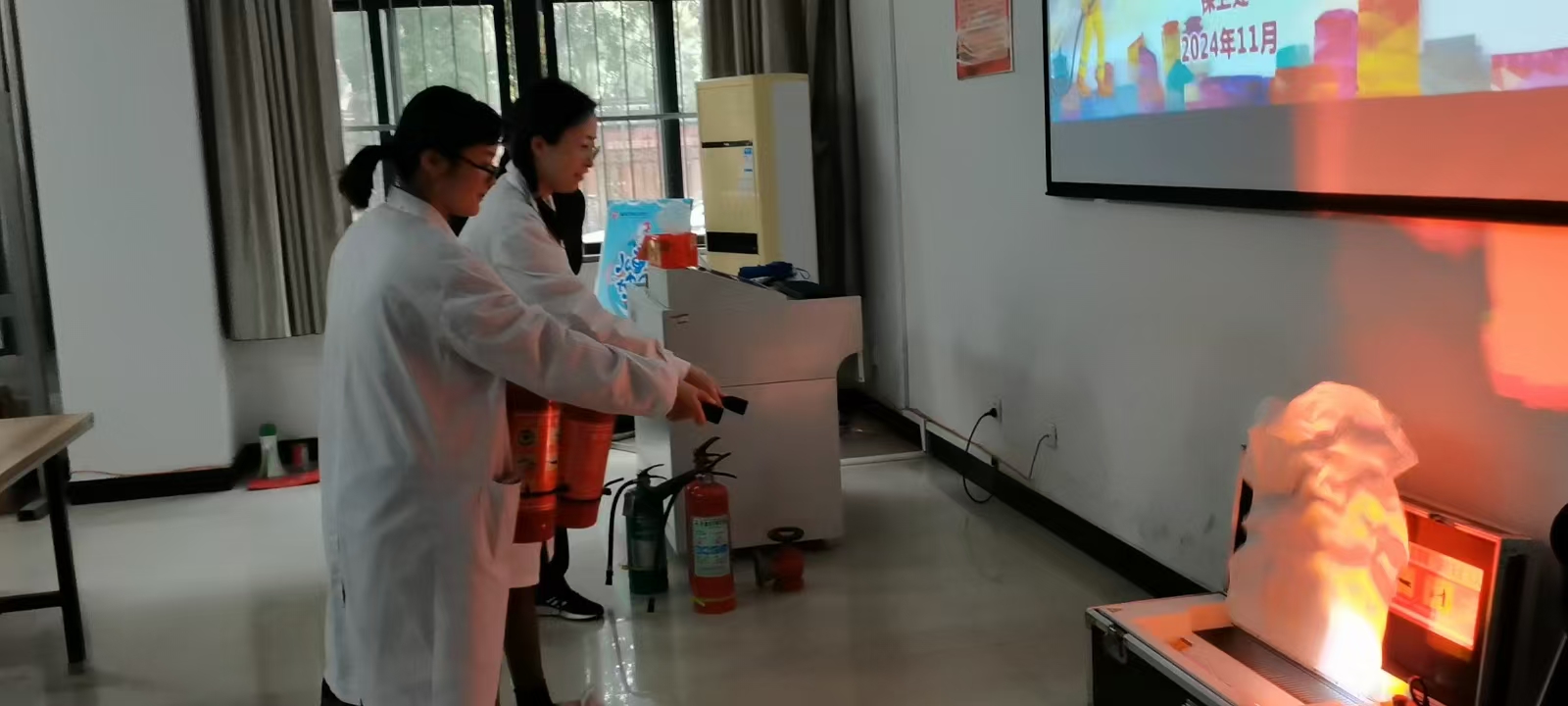 消防演练照片2.jpg