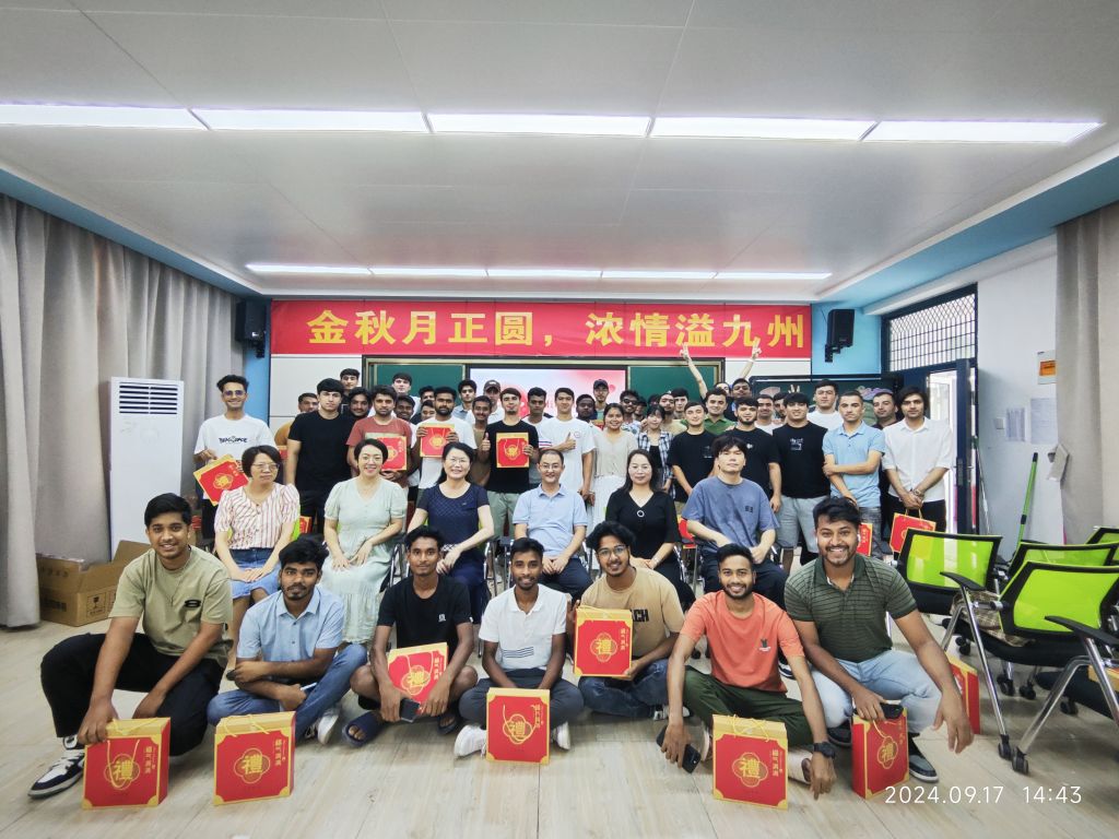 中秋节大合照.jpg